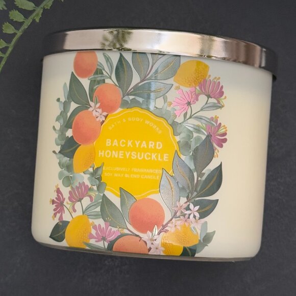 BBW Backyard Honeysuckle Bath & Body Works 3 Wick Candle - Picture 5 of 10